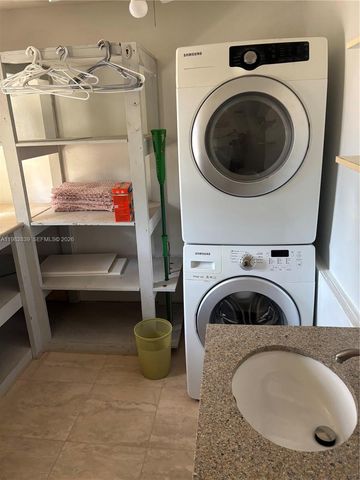 729 NE 2nd Ct, Hallandale Beach, FL 33009