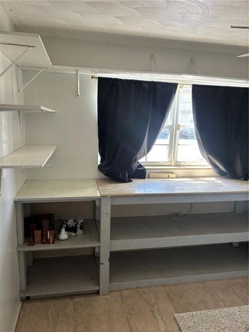 729 NE 2nd Ct, Hallandale Beach, FL 33009