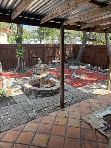 729 NE 2nd Ct, Hallandale Beach, FL 33009