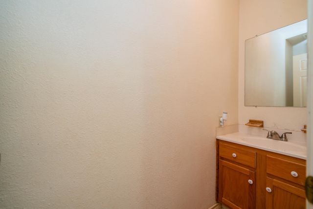 265 Vickie Ln, Gladewater, TX 75647