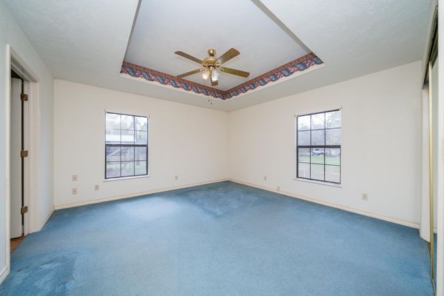 265 Vickie Ln, Gladewater, TX 75647