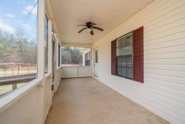 265 Vickie Ln, Gladewater, TX 75647