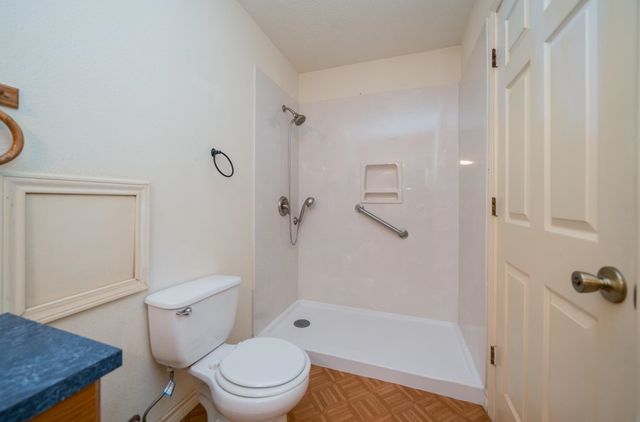 265 Vickie Ln, Gladewater, TX 75647