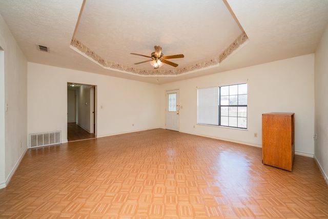 265 Vickie Ln, Gladewater, TX 75647