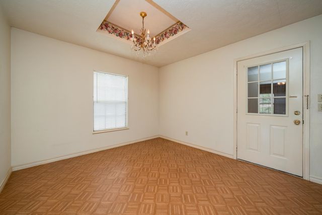 265 Vickie Ln, Gladewater, TX 75647