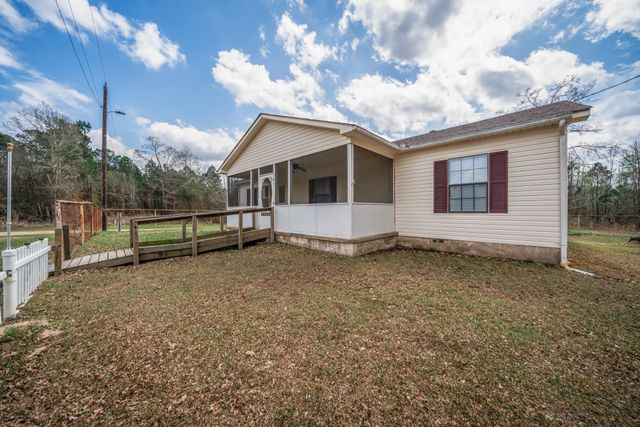 265 Vickie Ln, Gladewater, TX 75647