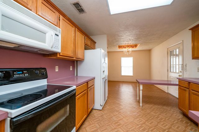 265 Vickie Ln, Gladewater, TX 75647