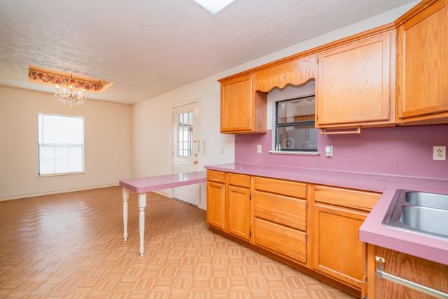 265 Vickie Ln, Gladewater, TX 75647