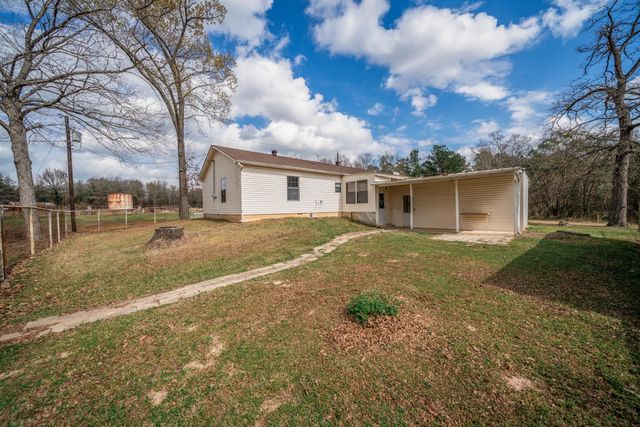 265 Vickie Ln, Gladewater, TX 75647