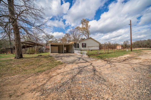 265 Vickie Ln, Gladewater, TX 75647