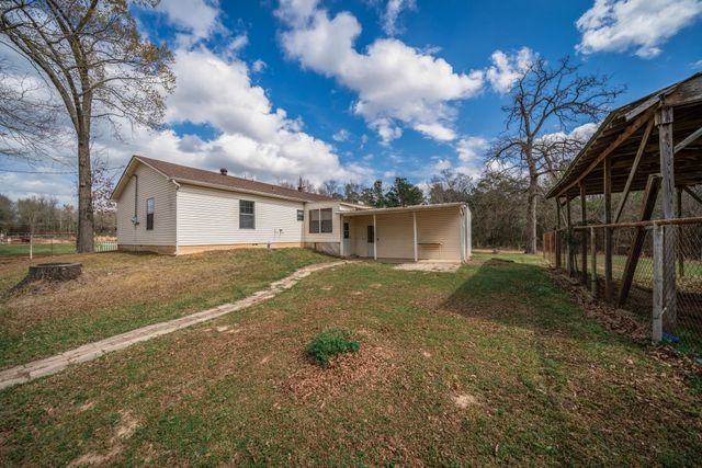 265 Vickie Ln, Gladewater, TX 75647