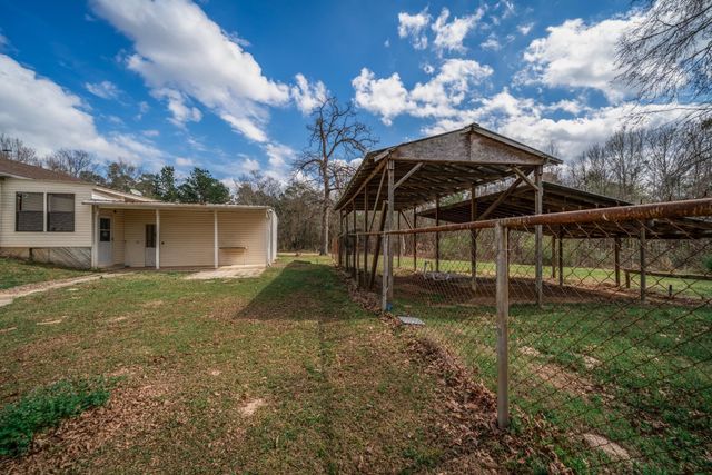 265 Vickie Ln, Gladewater, TX 75647