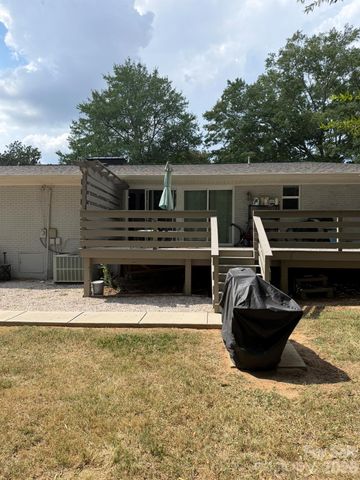 1405 Lakeview Drive, Pineville, NC 28134