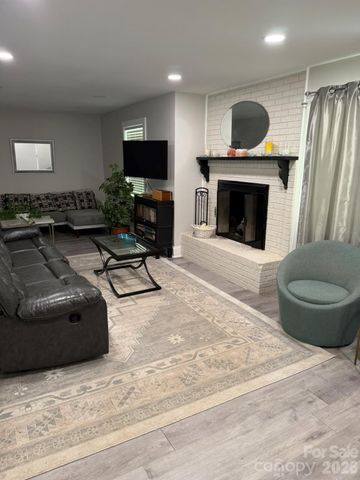 1405 Lakeview Drive, Pineville, NC 28134