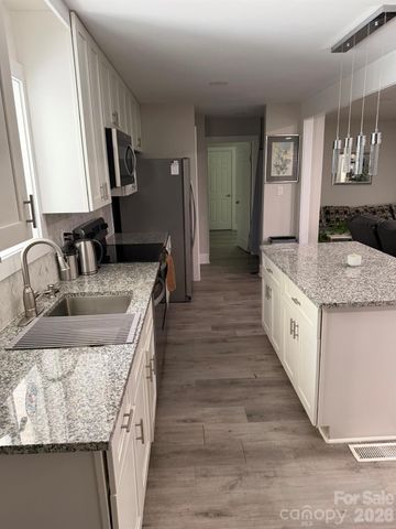 1405 Lakeview Drive, Pineville, NC 28134