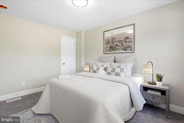112 N MOUNT OLIVET LN, Baltimore, MD 21229
