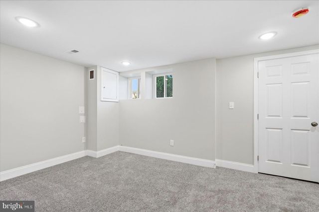 112 N MOUNT OLIVET LN, Baltimore, MD 21229
