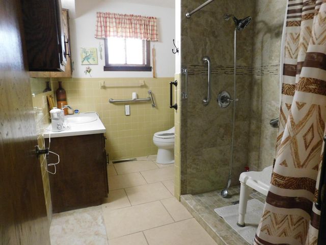 128 E Hazel Street, Monett, MO 65708