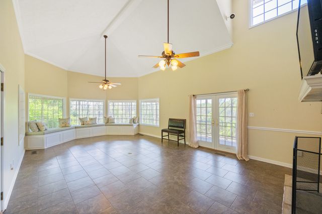 143 Creekside Village Ln, Sugar Tree, TN 38380