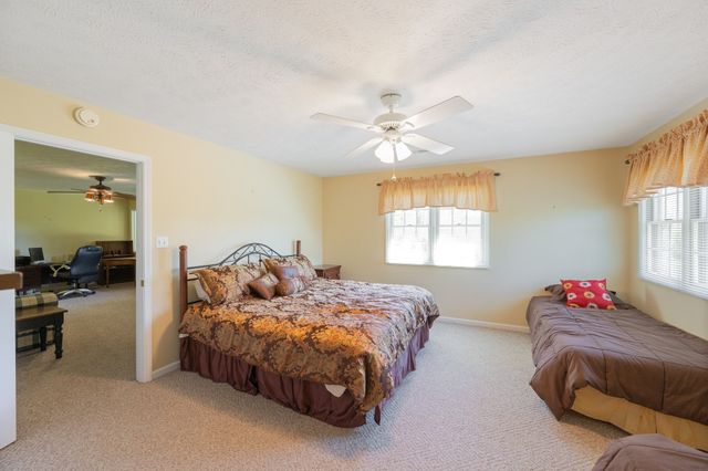 143 Creekside Village Ln, Sugar Tree, TN 38380