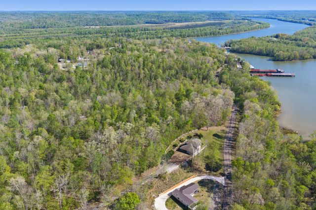 143 Creekside Village Ln, Sugar Tree, TN 38380