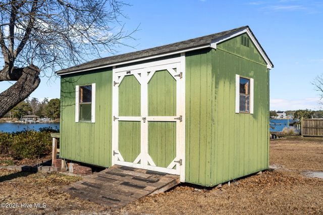 459 Chadwick Shores Drive, Sneads Ferry, NC 28460