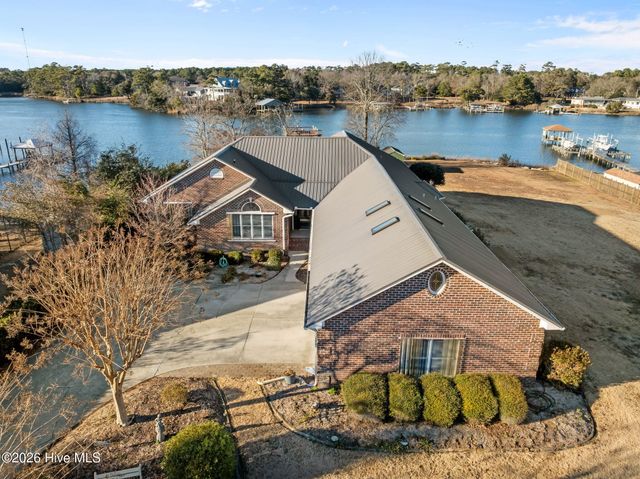 459 Chadwick Shores Drive, Sneads Ferry, NC 28460