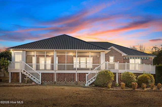 459 Chadwick Shores Drive, Sneads Ferry, NC 28460