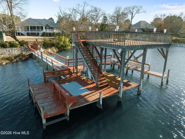 459 Chadwick Shores Drive, Sneads Ferry, NC 28460