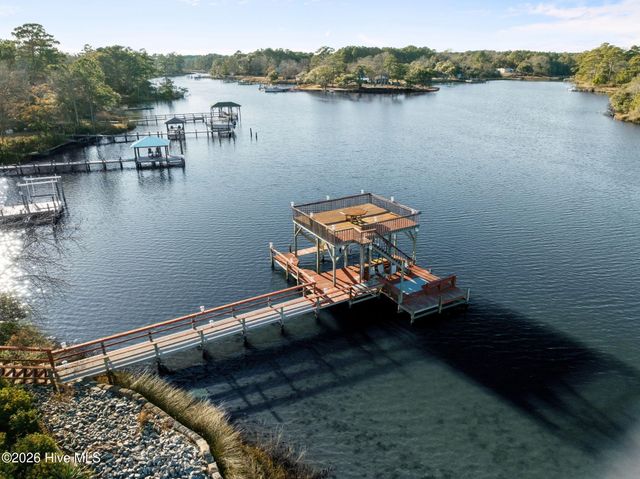 459 Chadwick Shores Drive, Sneads Ferry, NC 28460