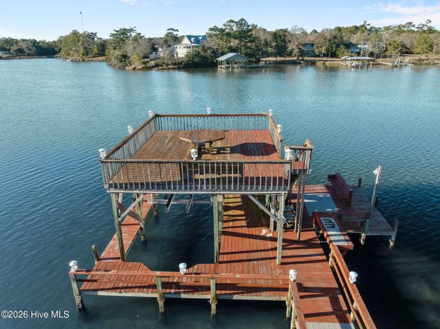 459 Chadwick Shores Drive, Sneads Ferry, NC 28460