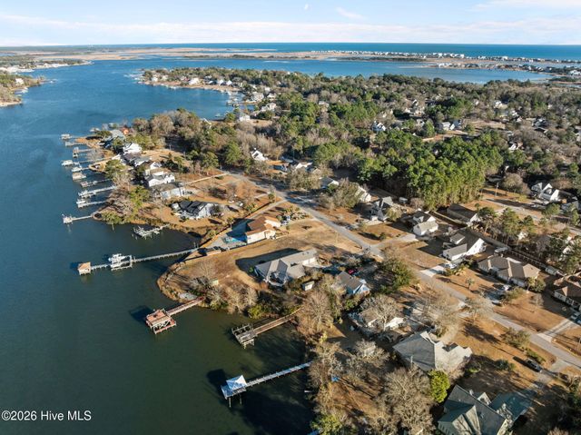459 Chadwick Shores Drive, Sneads Ferry, NC 28460