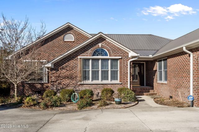 459 Chadwick Shores Drive, Sneads Ferry, NC 28460