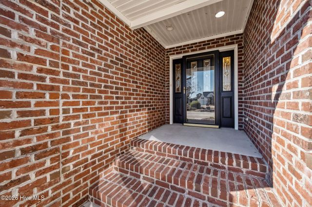 459 Chadwick Shores Drive, Sneads Ferry, NC 28460