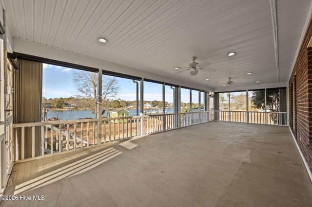 459 Chadwick Shores Drive, Sneads Ferry, NC 28460