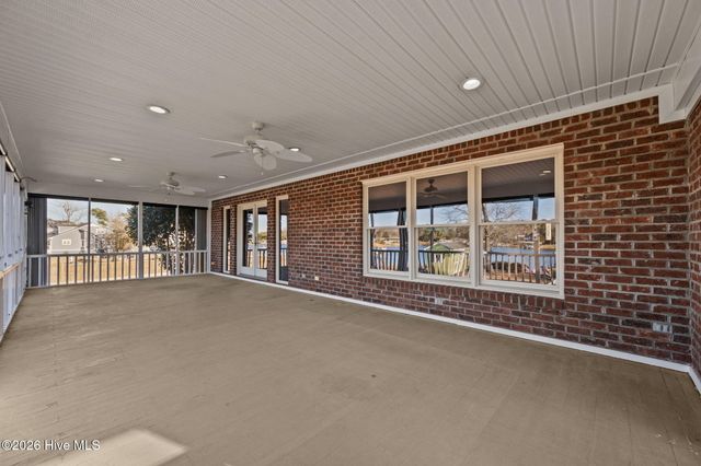 459 Chadwick Shores Drive, Sneads Ferry, NC 28460