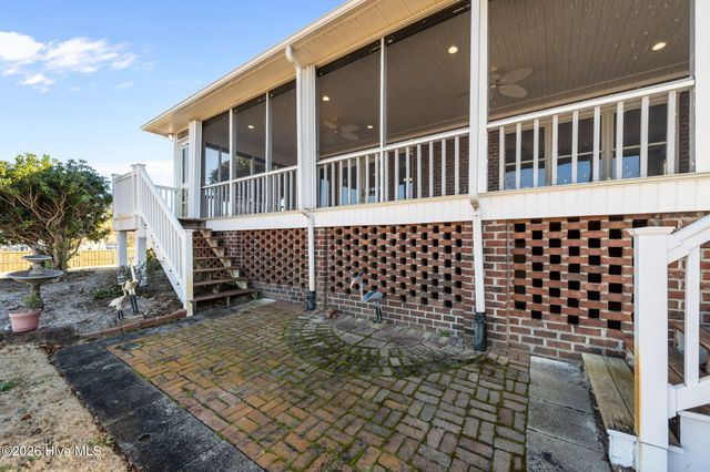 459 Chadwick Shores Drive, Sneads Ferry, NC 28460