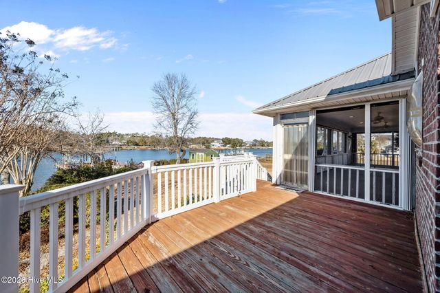 459 Chadwick Shores Drive, Sneads Ferry, NC 28460