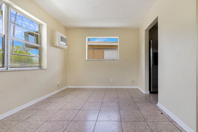 805 NW 3rd Ter, Hallandale Beach, FL 33009
