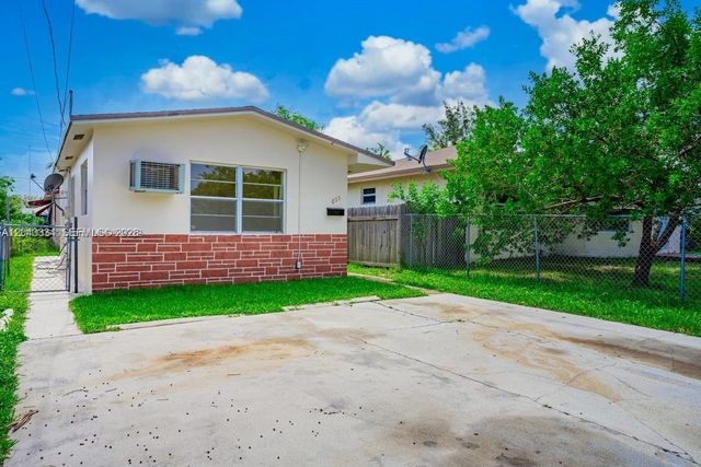 805 NW 3rd Ter, Hallandale Beach, FL 33009