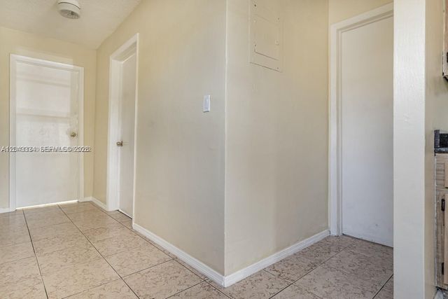 805 NW 3rd Ter, Hallandale Beach, FL 33009