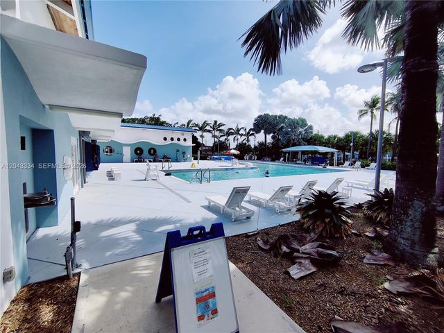 805 NW 3rd Ter, Hallandale Beach, FL 33009