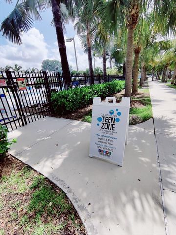 805 NW 3rd Ter, Hallandale Beach, FL 33009