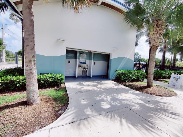 805 NW 3rd Ter, Hallandale Beach, FL 33009
