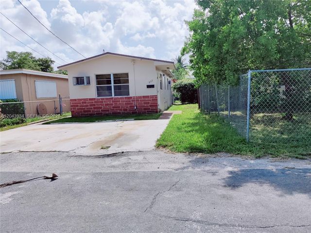 805 NW 3rd Ter, Hallandale Beach, FL 33009