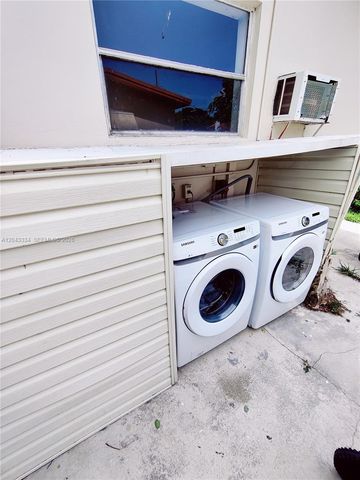 805 NW 3rd Ter, Hallandale Beach, FL 33009