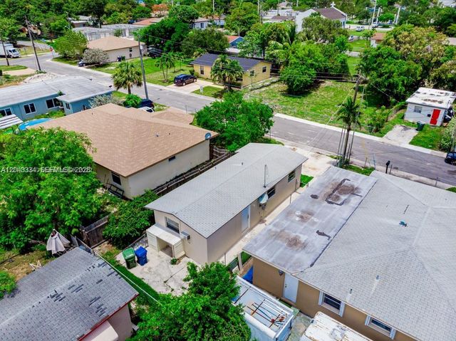 805 NW 3rd Ter, Hallandale Beach, FL 33009