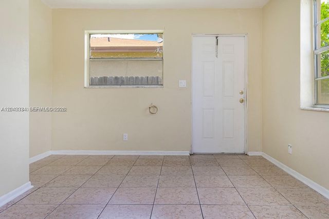 805 NW 3rd Ter, Hallandale Beach, FL 33009