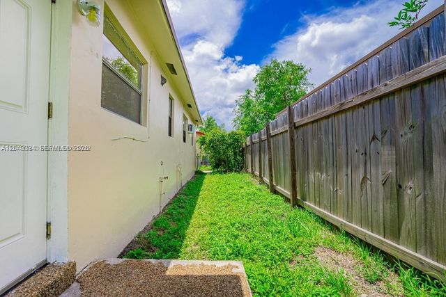 805 NW 3rd Ter, Hallandale Beach, FL 33009