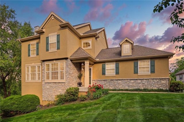 16165 Linden Street, Overland Park, KS 66085